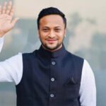 একটা সময় দেখতাম সবাই আওয়ামী লীগ করে, এখন দেখি কেউই করে না